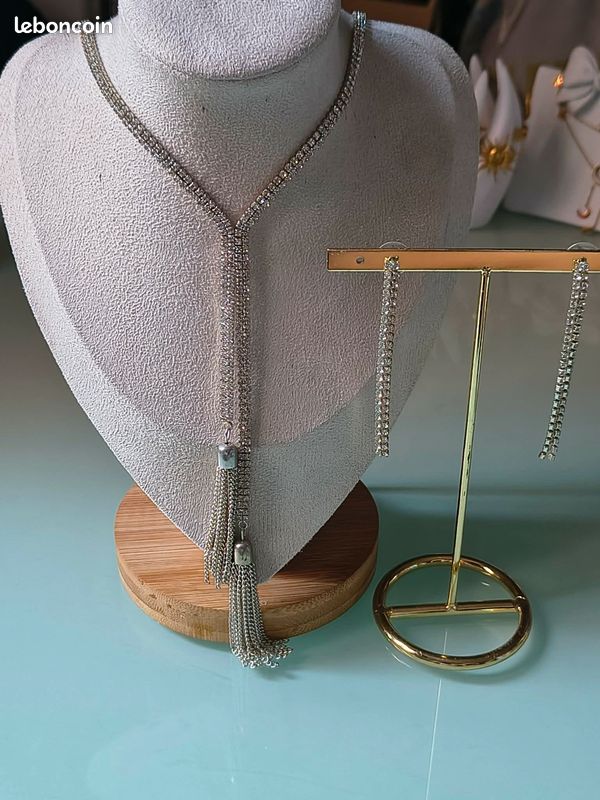 Sautoir long stras brillant et boucles d'oreilles (image 1)