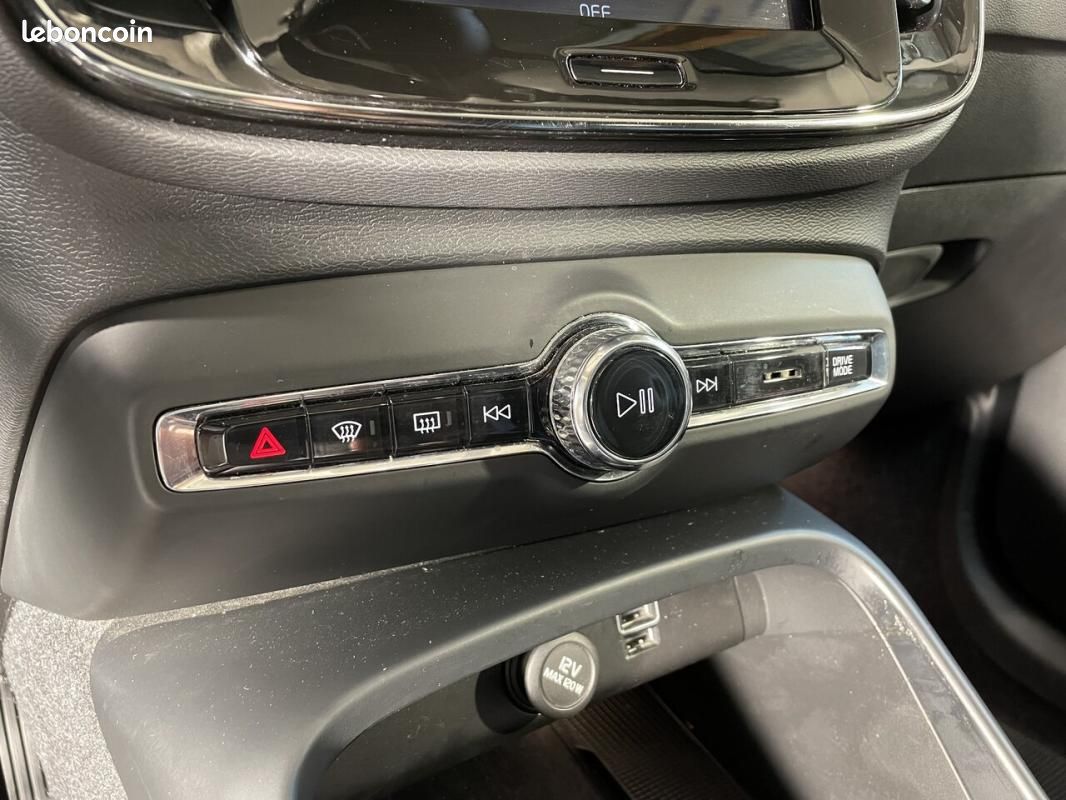 Volvo XC40 2.0 D3 150 CV GEARTRONIC INSCRIPTION GPS (image 6)