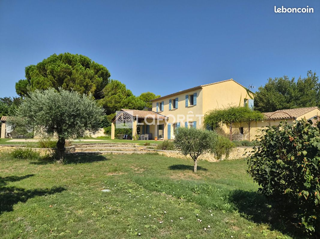 Maison 6 pièces 209 m² · à Maubec · 209 m² · 930 000 €