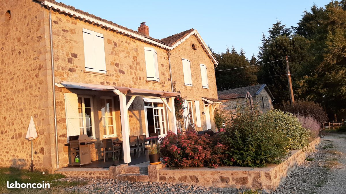 Maison 6 pièces 180 m² · à Montregard · 180 m² · 450 000 €