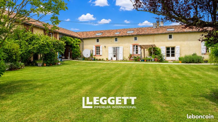 Maison 8 pièces 234 m²