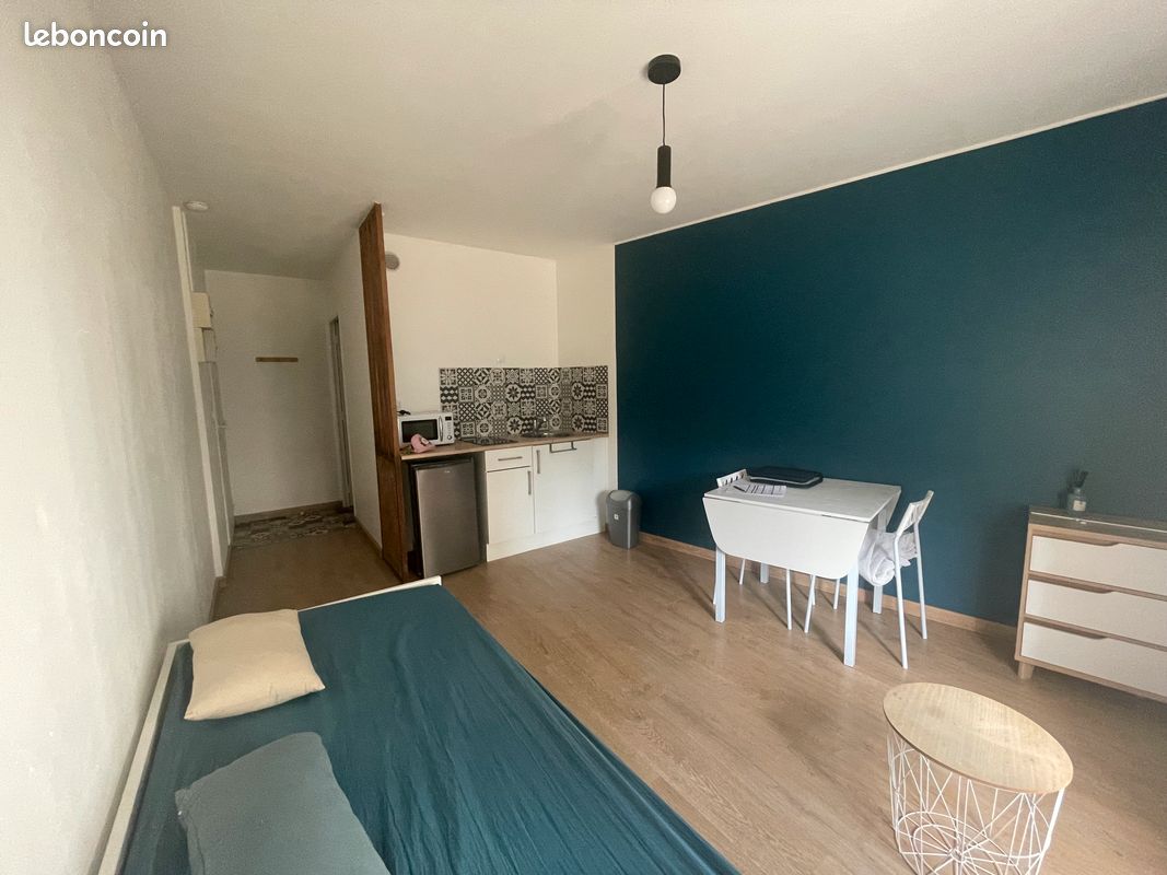 Appartement 1 pièce 18 m² · à Laval · 18 m² · 450 €
