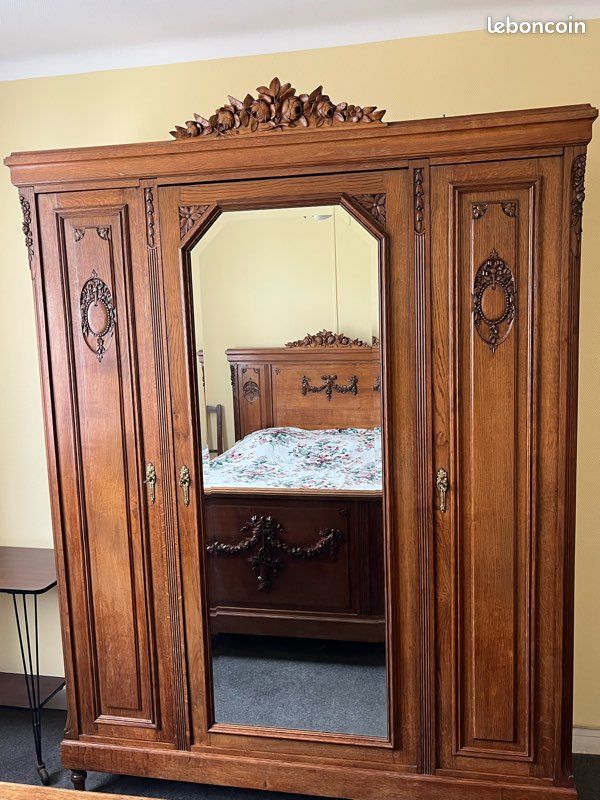 Ensemble chambre bois (tour de lit + sommier (sans matelas) + armoire avec glace + 1 table de nuit avec marbre (image 2)