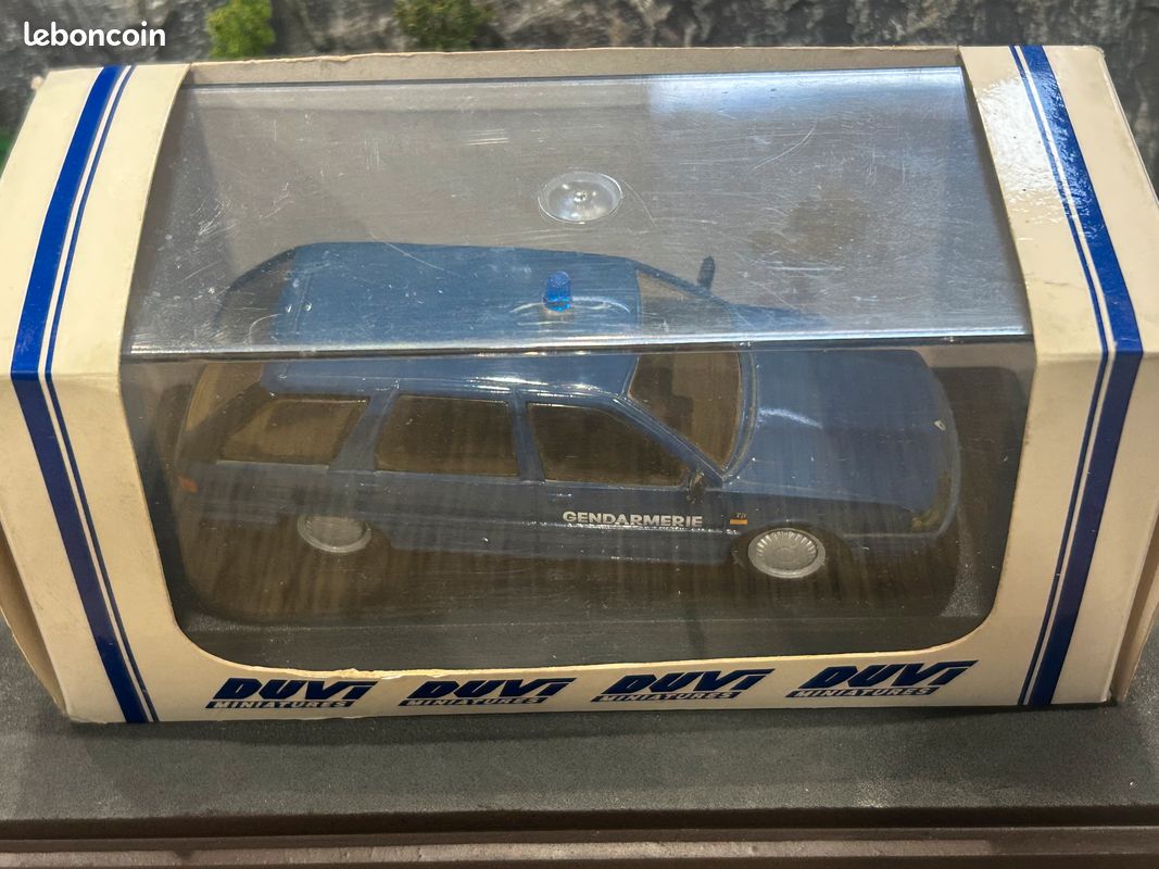 Renault 21 Nevada 1994 Gendarmerie/police/douanes/pompiers/SAMU (Norev - 1/43) - complété