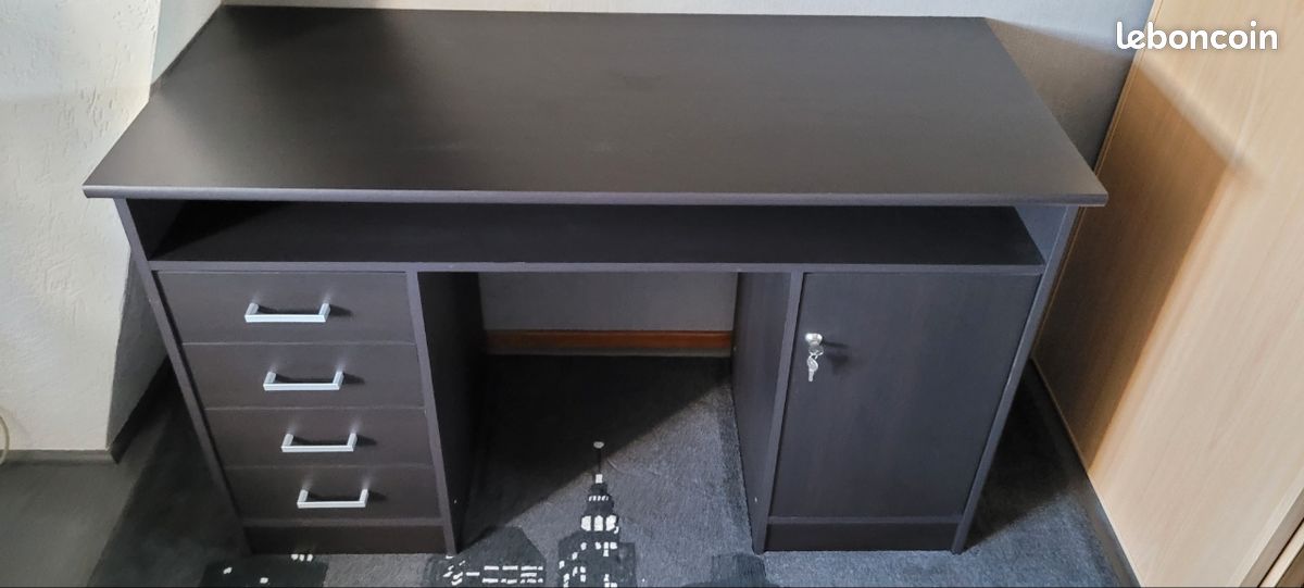 Bureau avec 4 tiroirs et une porte (image 2)