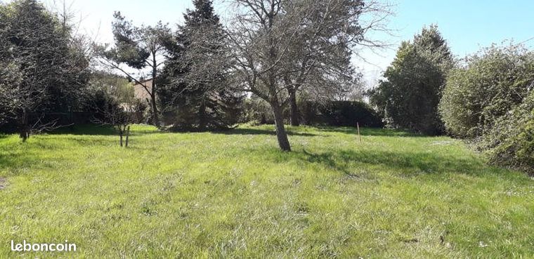 Terrain 1 019 m² Lavoux