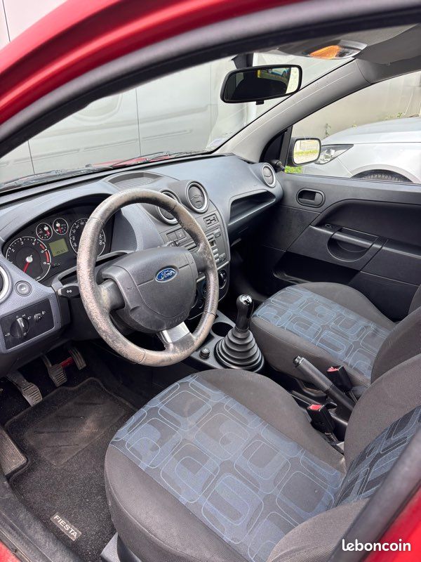 Ford Fiesta TDCi – 2008 – 136 000 km – Très bon état Voitures