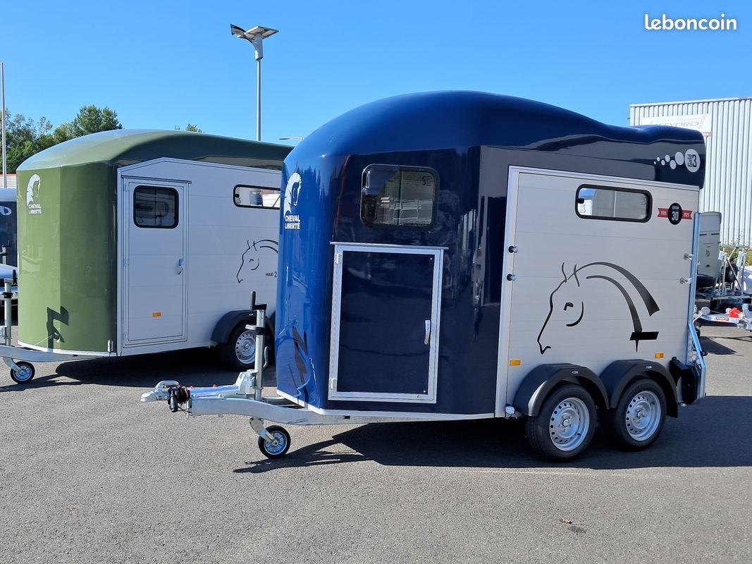 Vans Acr Vans Pour Chevaux Ã Vendre Vente Et Achat De Vans Chevaux - Main Image