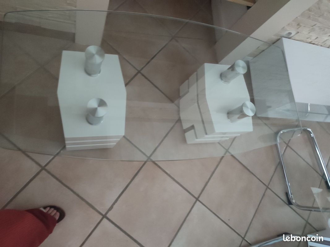 Table basse blanche (image 1)