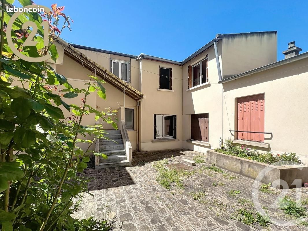 Maison 11 pièces 203 m² · à Bondy · 203 m² · 299 000 €