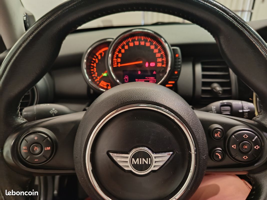Mini 102 ch boite auto 5 portes sur-équipée ur-équipée (image 13)