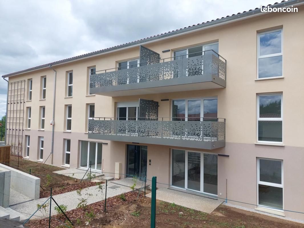 Appartement 3 pièces 70 m² · à Sainte-Sigolène · 70 m² · 493 €