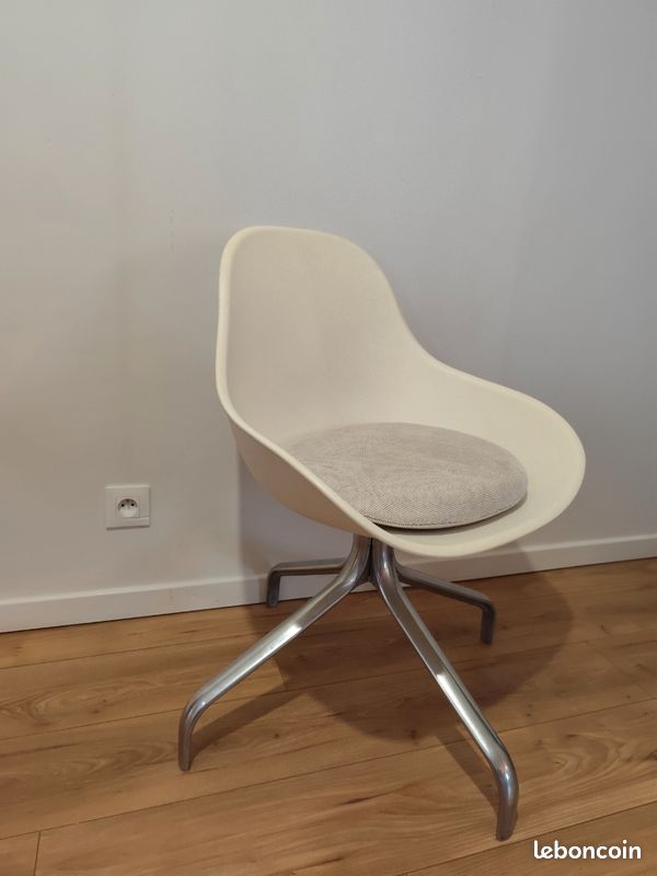 Fauteuil pivotant design Chris Martin