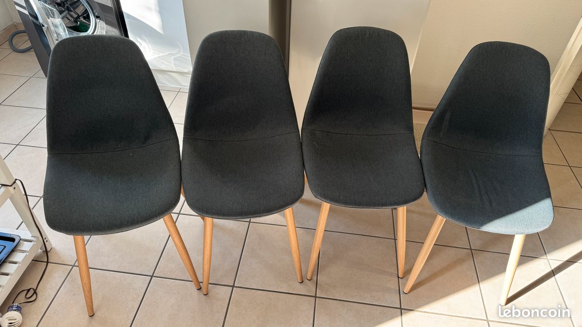 Lot 4 chaises (image 1)