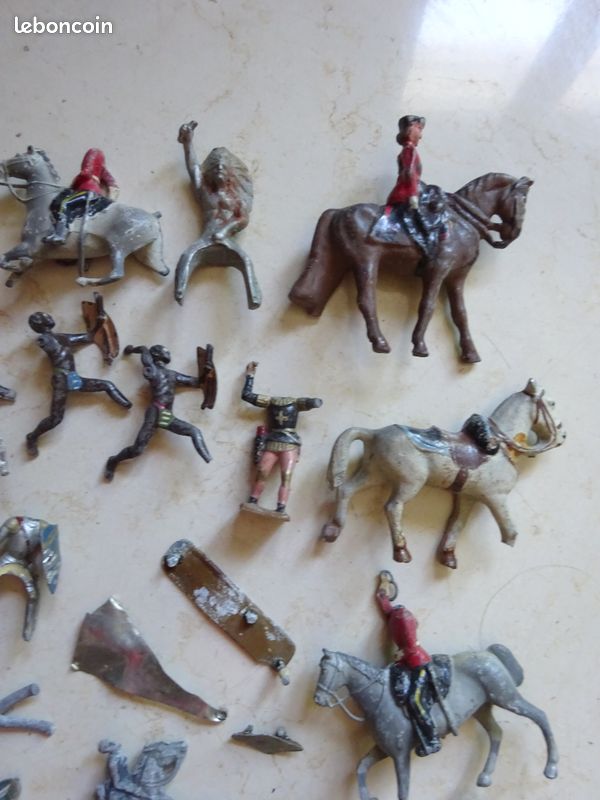 LOT 10 ANCIENS Soldats En Composite Et Papier Mache 15,5 Cm Jouet