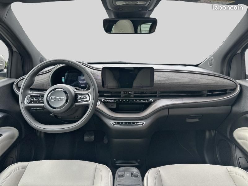 Fiat 500 e 118ch Giorgio Armani Collectors Edition MY25 (image 9)