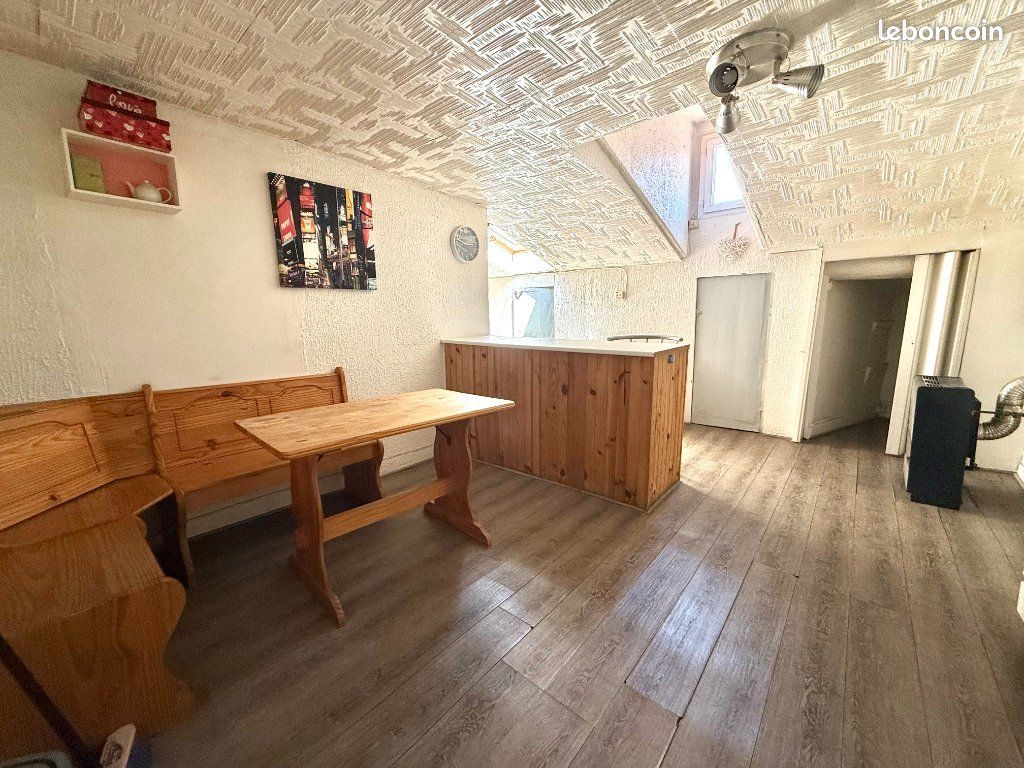 Appartement 2 pièces 25 m² · à Saint-Étienne · 25 m² · 24 000 €