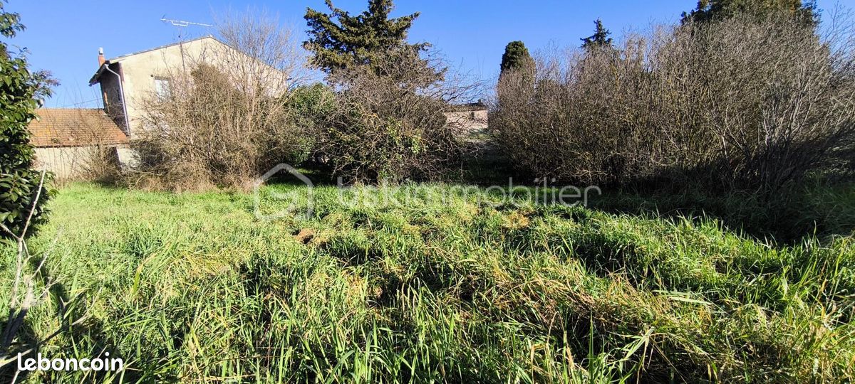 Terrain 356 m² · à Vernègues · 149 000 €