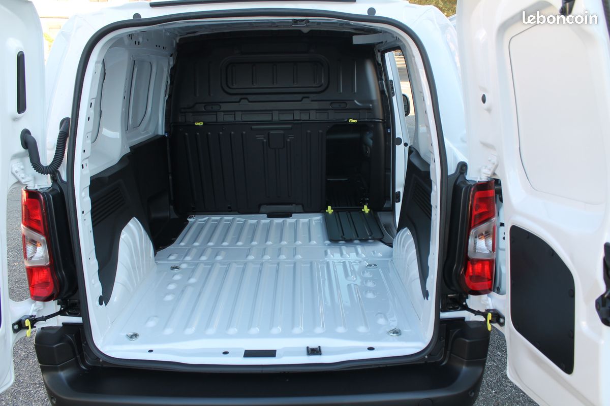 Citroën Berlingo III (2) Van Taille M 650KG Blue-HDI 130 S&S EAT8 , Caméra de recul, Android auto, Cabine extenso 5 Kilomètres 19 150 Hors taxes (image 8)