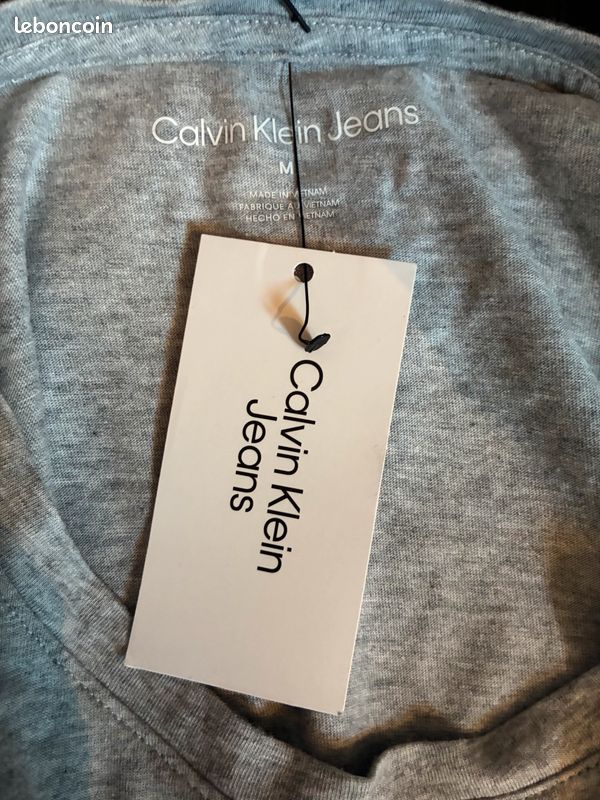 T-shirt pour femme de la marque Calvin Klein Taille M Neuf - Main Image