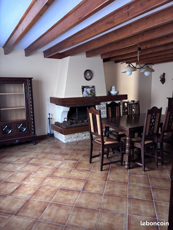 Maison 5 pièces 80 m² · à Villeneuve-la-Comtesse · 80 m² · 650 €/mois
