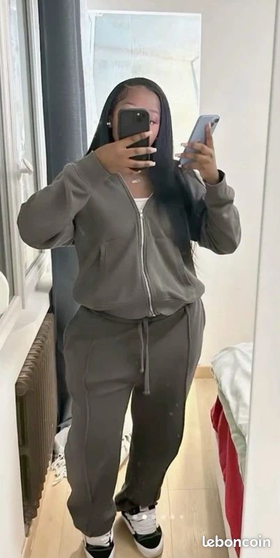 Ensemble jogging (image 1)