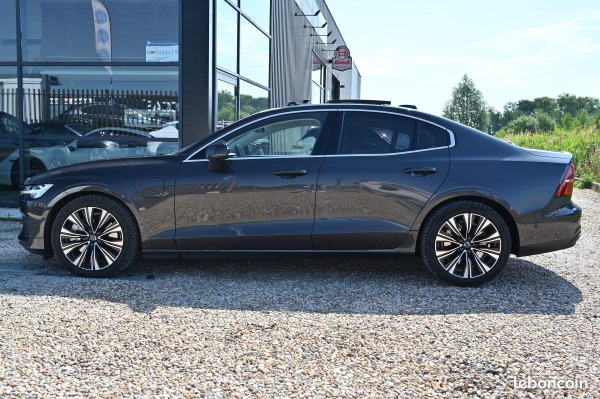 Volvo s60 t6 awd 253+145ch ultimate style chrome plug-in-hybrid 04/2024 tva recuperable (image 2)