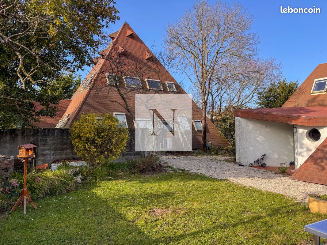 Maison 7 pièces 207 m² (image 1)