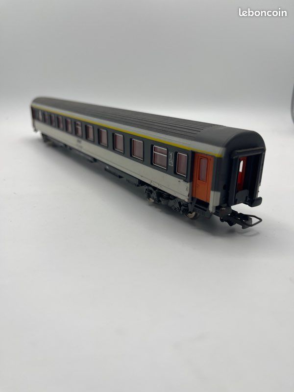 JOUEF voiture voyageurs 1ière classe CORAIL 5364 NEUF HO