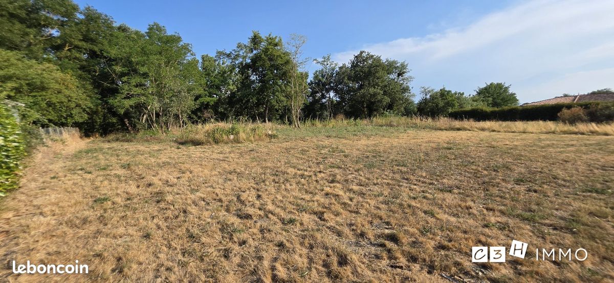 Terrain 960 m² · à Saint-Julien-sur-Garonne · 960 m² · 58 900 €