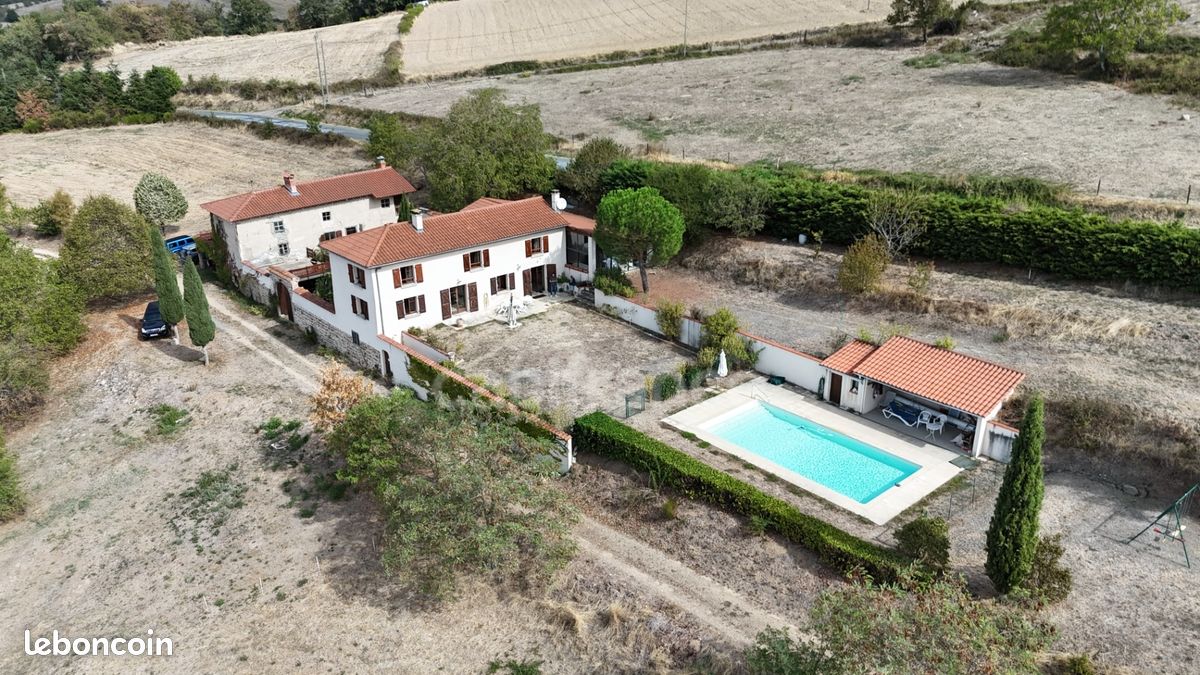 Maison 6 pièces 159 m² · à Cottance · 159 m² · 339 000 €