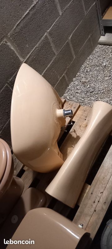 Baignoire, bloc wc, lavabo (image 3)