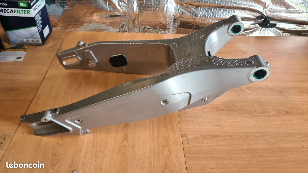 Bras oscillant aprilia rs660 / tuono (image 2)