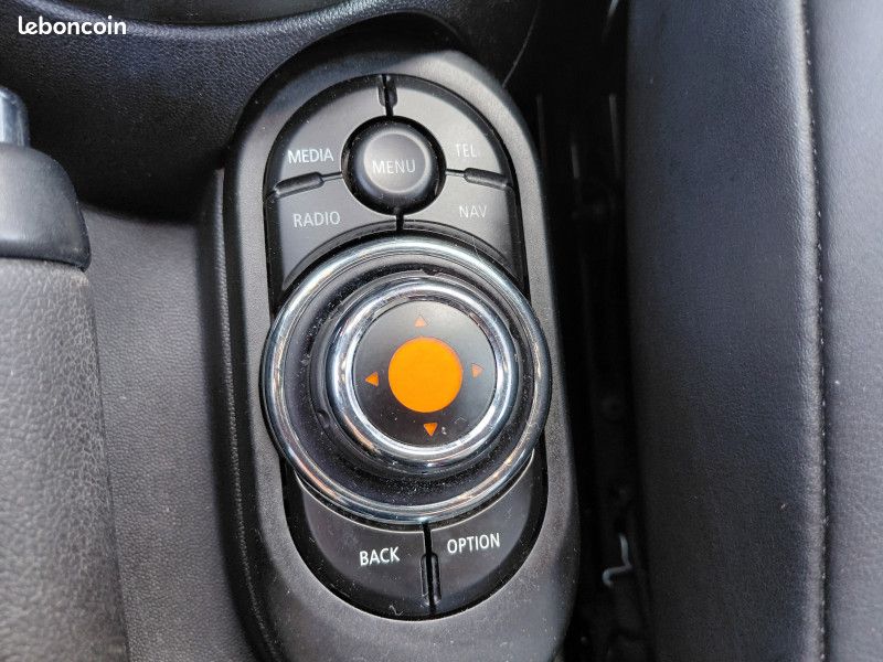 Mini MINI 5 PORTES COOPER D 116CH BLACKFRIARS BVA7 105G (image 20)