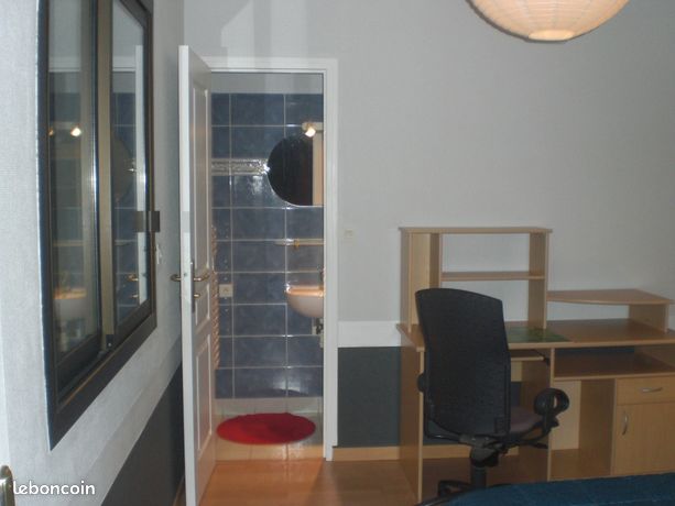BRUZ CHAMBRE MEUBLEE avec douche privative