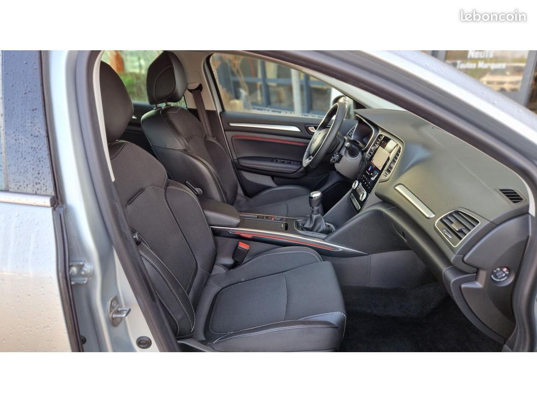 RENAULT MEGANE Mégane 1.5 Blue dCi - 115 2023 IV BERLINE Evolution PHASE 2 (image 27)