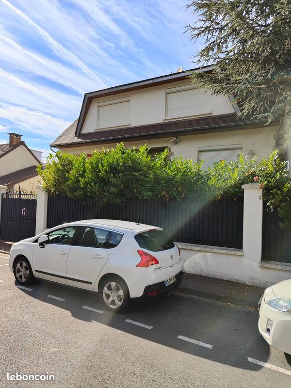 Maison 12 pièces 258 m² · à Malakoff · 258 m² · 6 000 €/mois