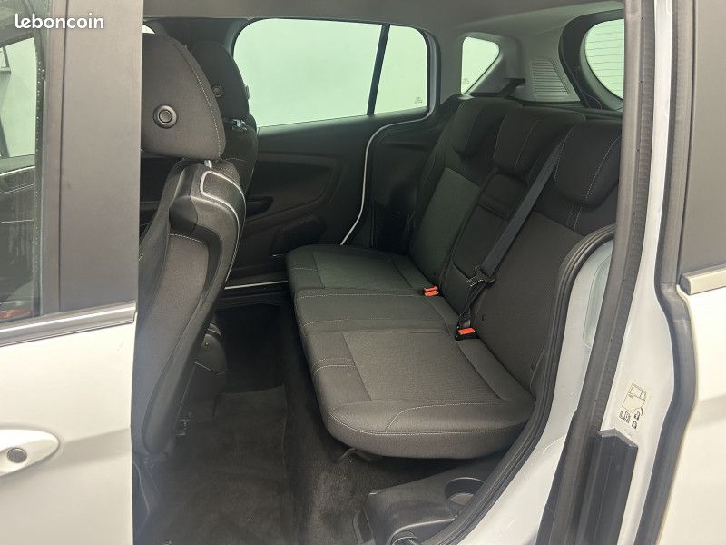Ford B-MAX 1.0 scti 125 chTitanium / GPS / Climatisation / Régulateur / Radar (image 22)
