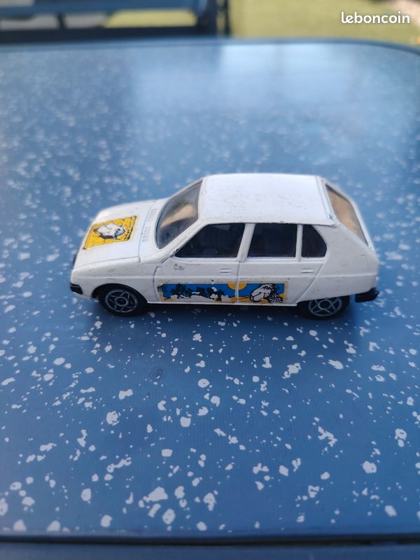Citroën Visa de 1980, fabriquée par Solido à l'échelle 1/43 (référence catalogue originale 1302) (image 2)