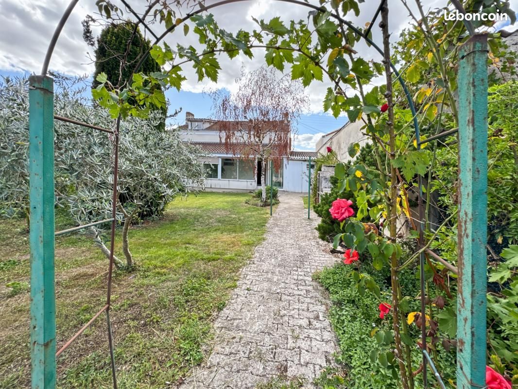 Maison 5 pièces 140 m² · à Périgueux · 140 m² · 240 750 €