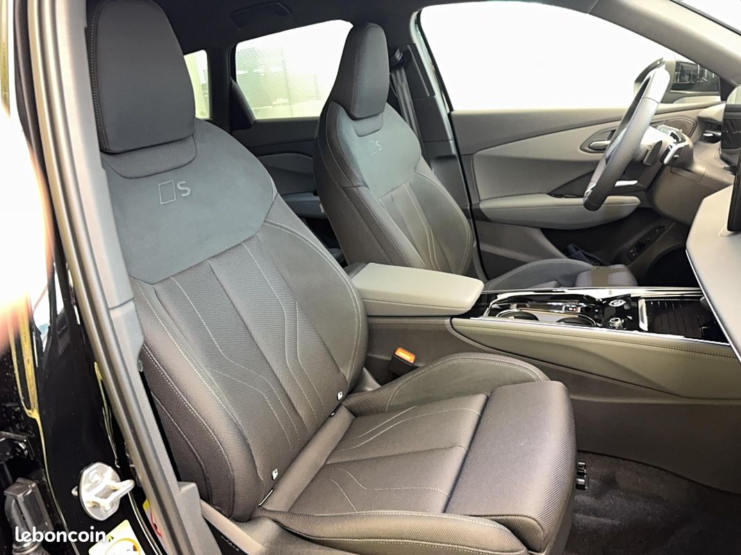 AUDI Q3 e-hybrid 272 ch S tronic 6 S line (image 24)