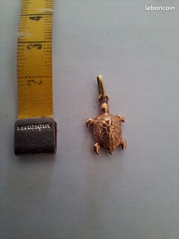 Bold Vintage Médaille d'Amour – St. Eloi