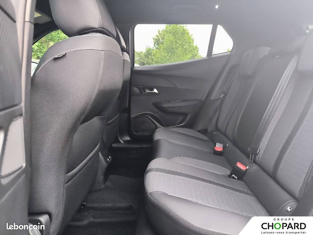 PEUGEOT 2008 PureTech 100 S&S BVM6 Allure Pack (image 11)