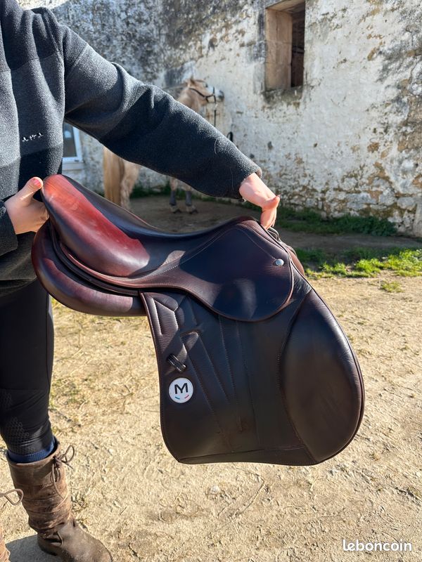 Selle Circle Y 17 Pouces - Type Wade En Cuir - Pour Quarter Horse