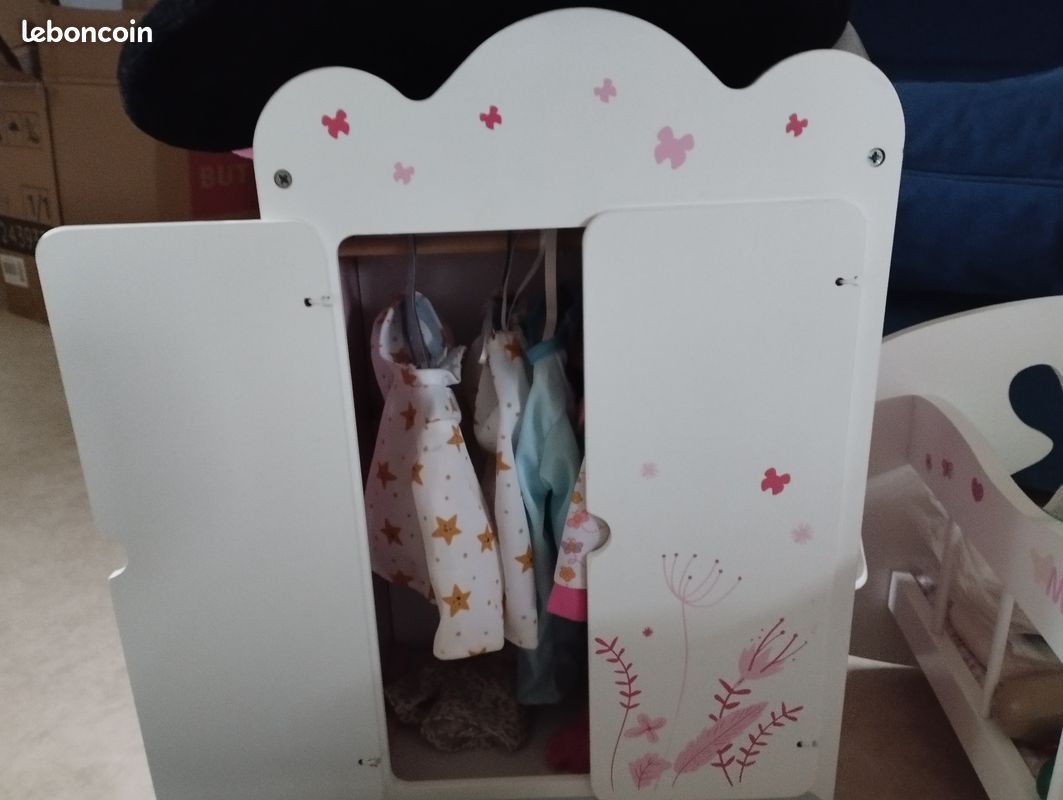 Jouet enfant bois. Lit armoire (image 1)