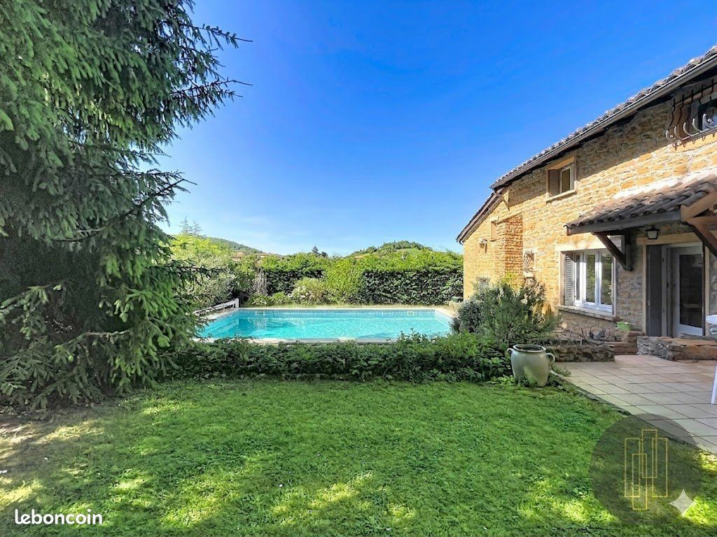 Maison 7 pièces 170 m² · à Ville-sur-Jarnioux · 170 m² · 450 000 €