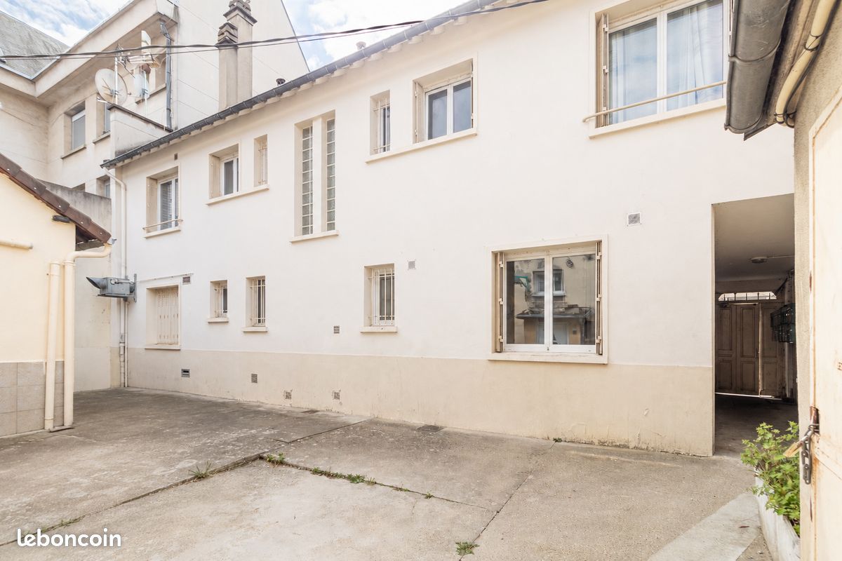 Immeuble 8 pièces 237 m² · à Les Mureaux · 237 m² · 518 400 €