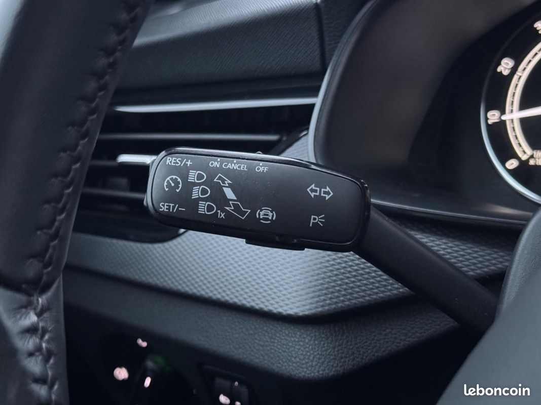 SKODA KAMIQ 1.0 TSI Evo 110ch Ambition 1erMain Keyless Carplay Hayon Electrique Siege chauffant (image 25)