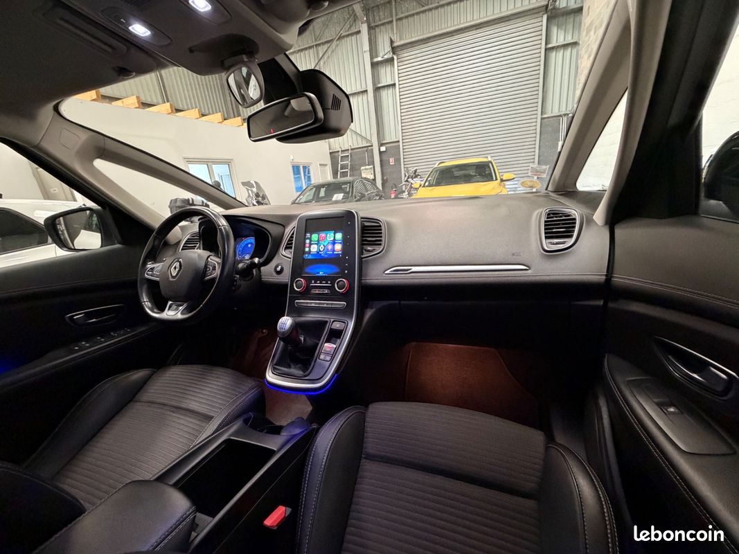Renault SCÉNIC IV Intens 1.6 DCI 130 / CARPLAY FILAIRE / CAMERA RECUL / RADARS AV AR / GRAND ECRAN / KEYLESS /ROUE DE SECOURS GALETTE (image 24)
