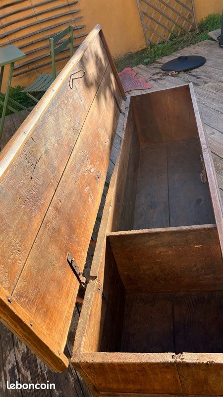 Vend grand coffre ancien en bois (image 3)